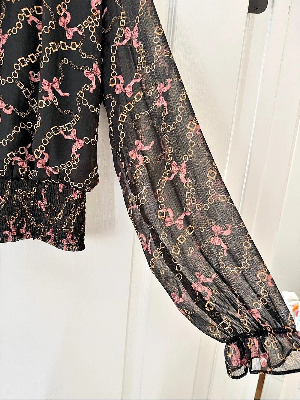 Bows and Chains Print Neck Tie Shirt - Picture 5 of 7